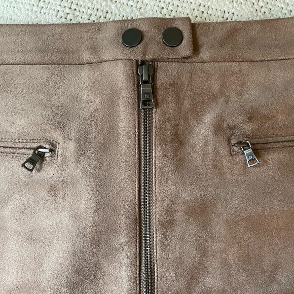 BCBGMaxazria Kahli Faux Suede Brown Mini Skirt, Size Small - Picture 2 of 10